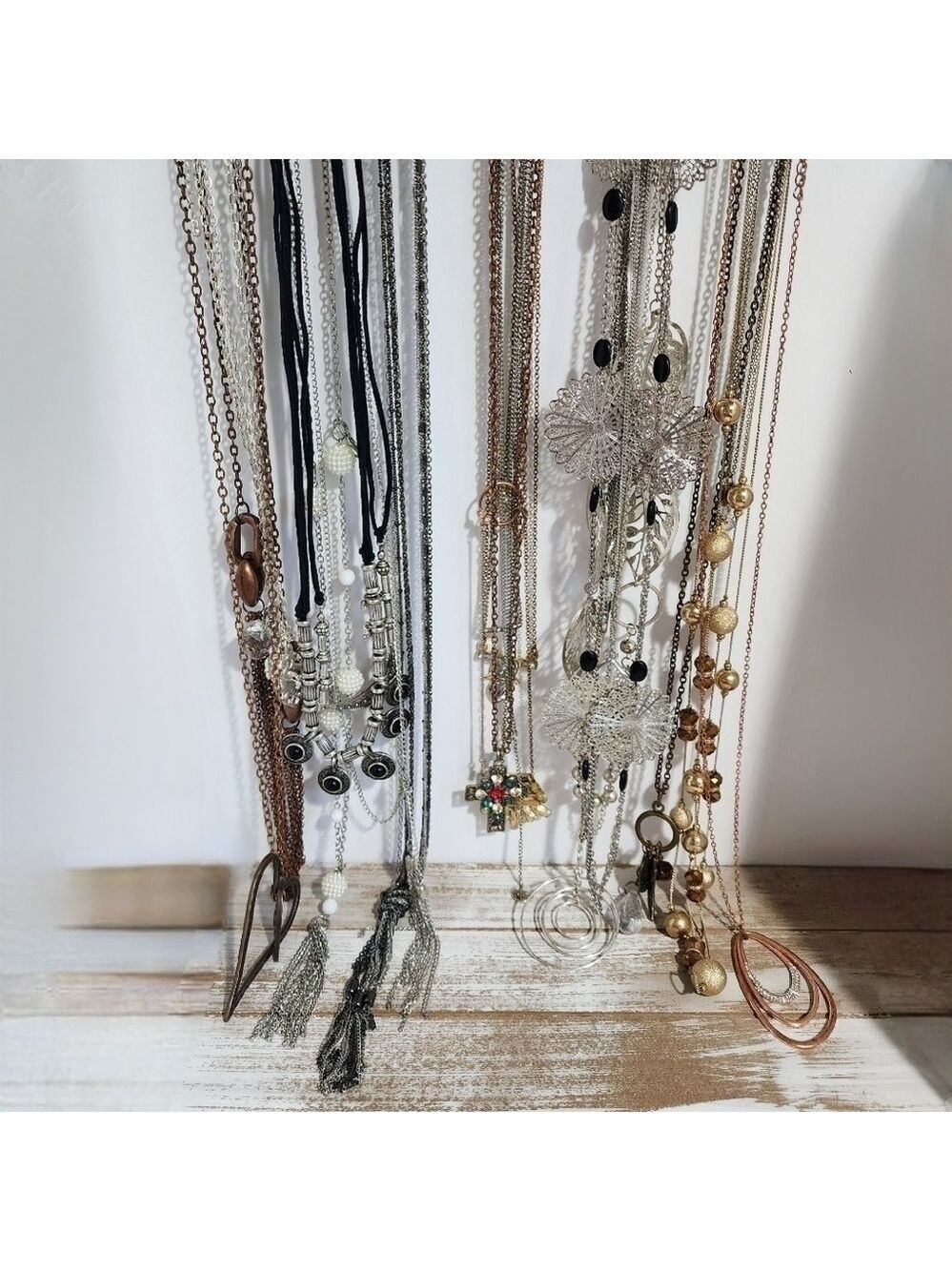 Lot of 20 boho assorted necklaces Silvertone goldtone rose gold beads fringe
